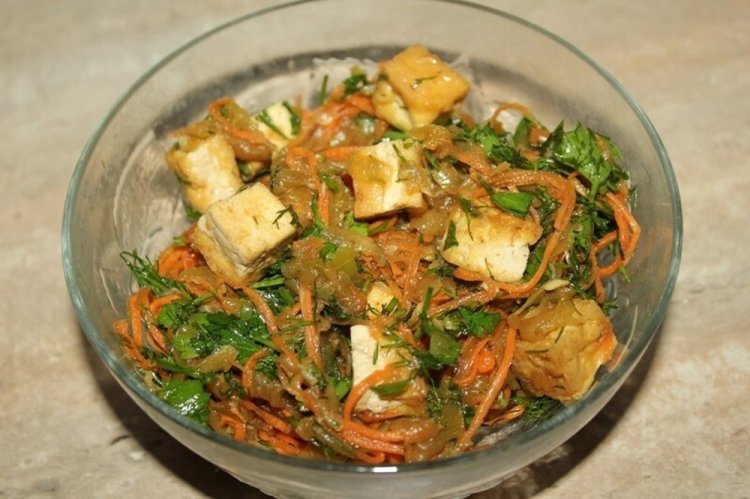 Корейский салат с морковью и тофу