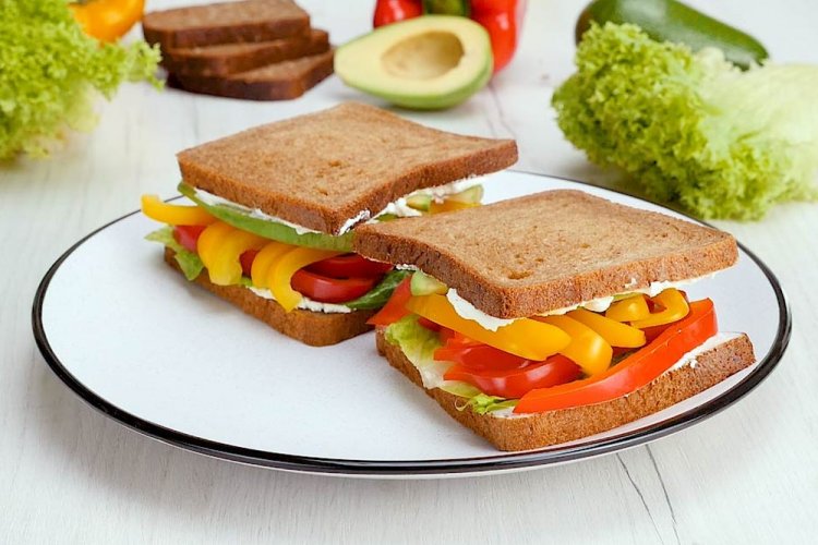 Сэндвичи с овощами и фетой
