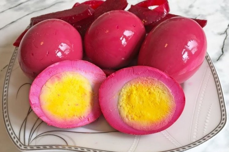 Яйца, маринованные со свеклой и горчицей