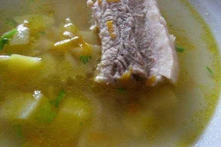 Суп из свиных ребрышек с макаронами