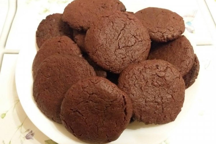 Постное шоколадное печенье с вареньем