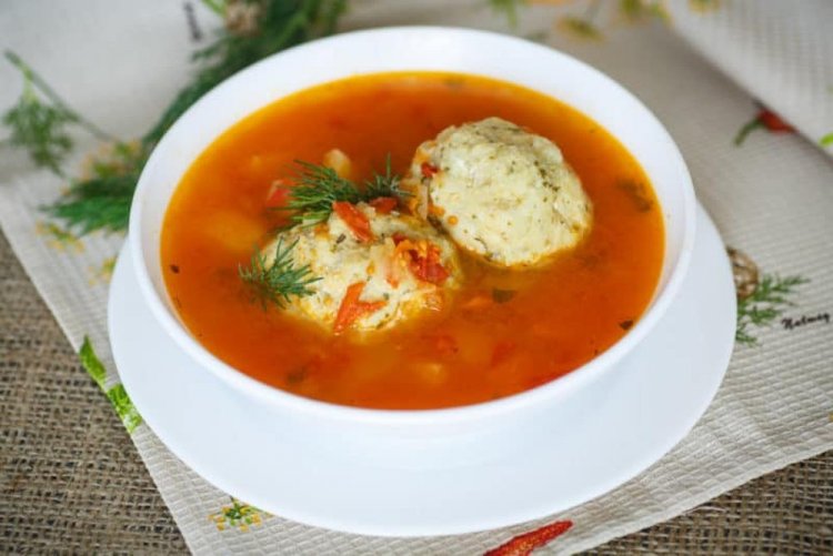 Томатный суп с рыбными фрикадельками