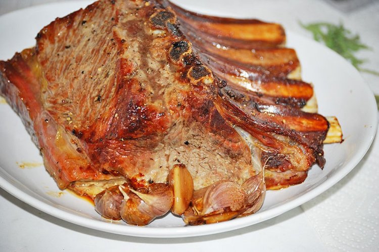 15 удивительных рецептов свиной корейки в духовке