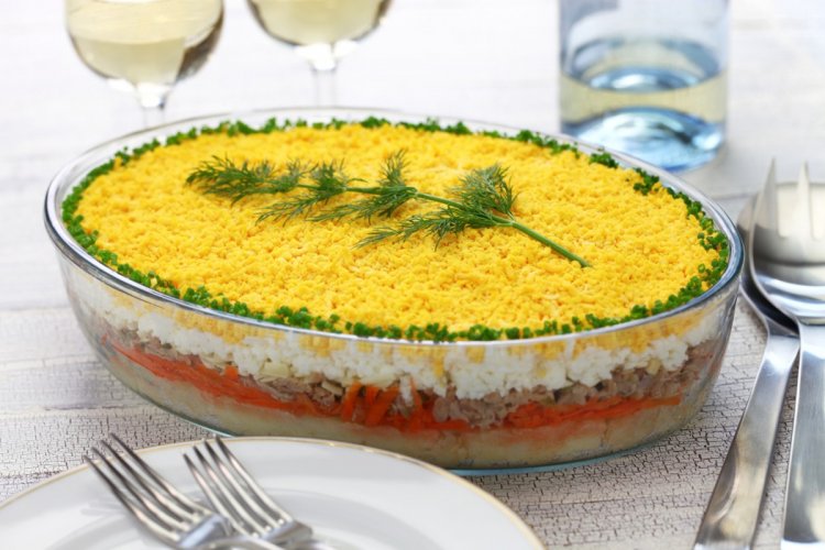 15 лучших советских салатов на праздничный стол