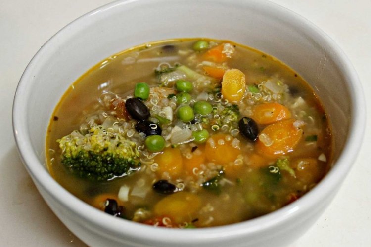 Суп из индейки с киноа и овощами