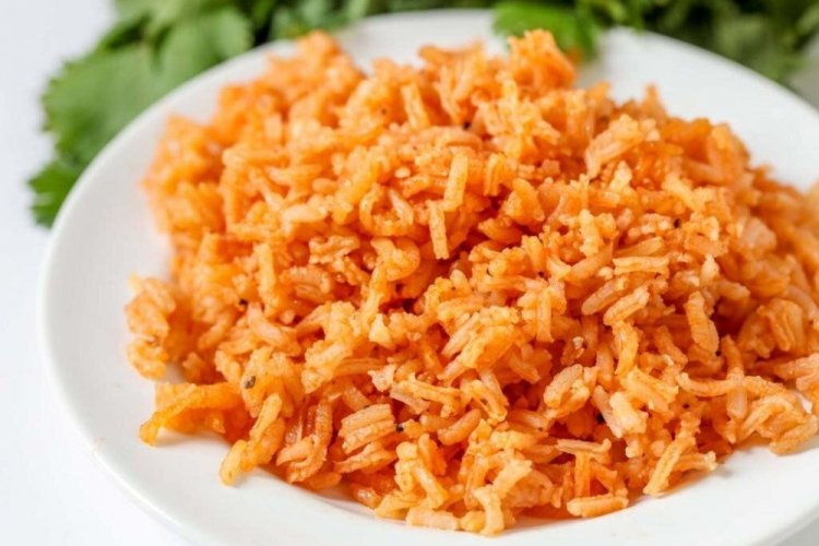 Рис в томате на сковороде