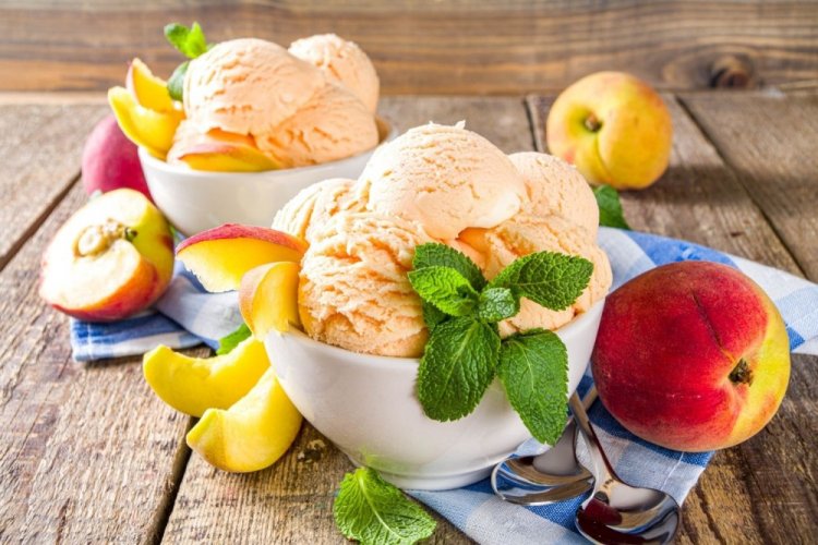 Мороженое из йогурта и персиков