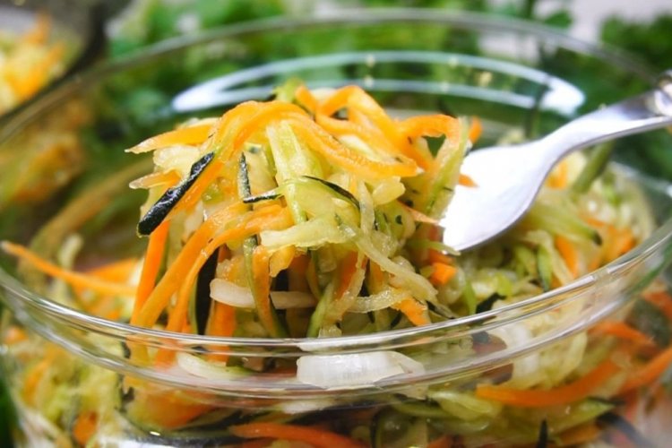Салат из репы с овощами и зеленью на зиму