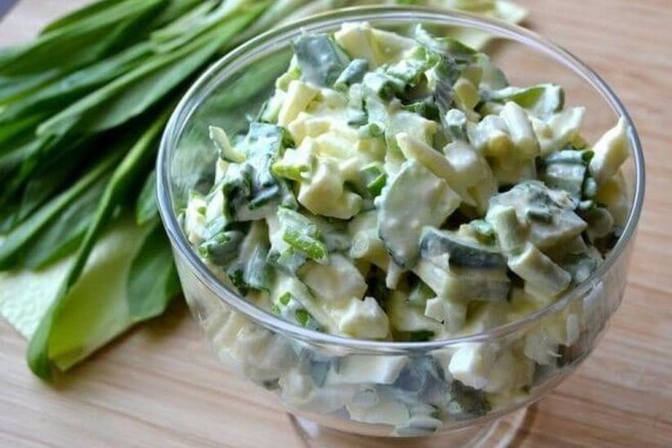 Салат из черемши с зеленым луком
