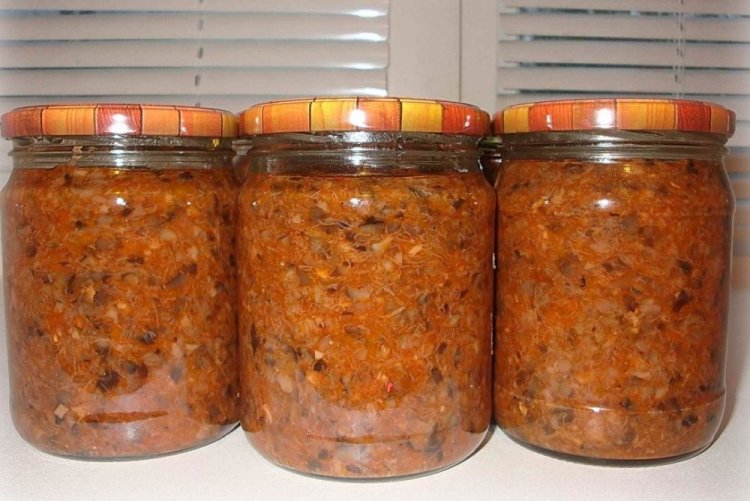 Икра из подберезовиков с томатным соусом на зиму