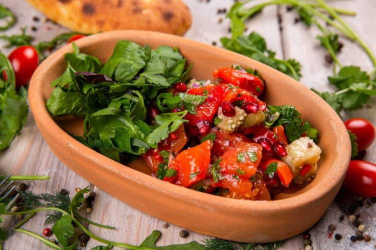 Салат из запеченных овощей по-армянски