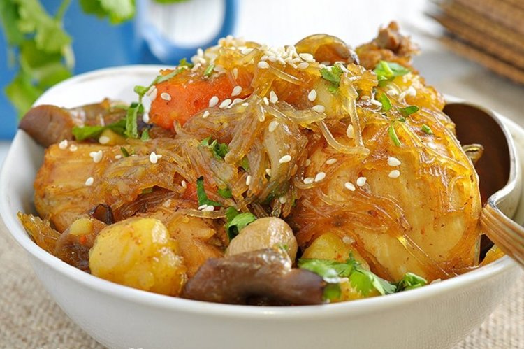 Курица с картошкой и грибами по-корейски