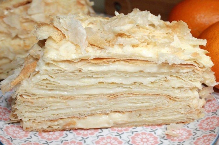 Торт Наполеон из слоеного теста с масляным кремом