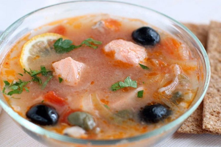 Суп из красной рыбы с шампиньонами