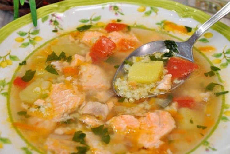 Суп из красной рыбы с пшеном