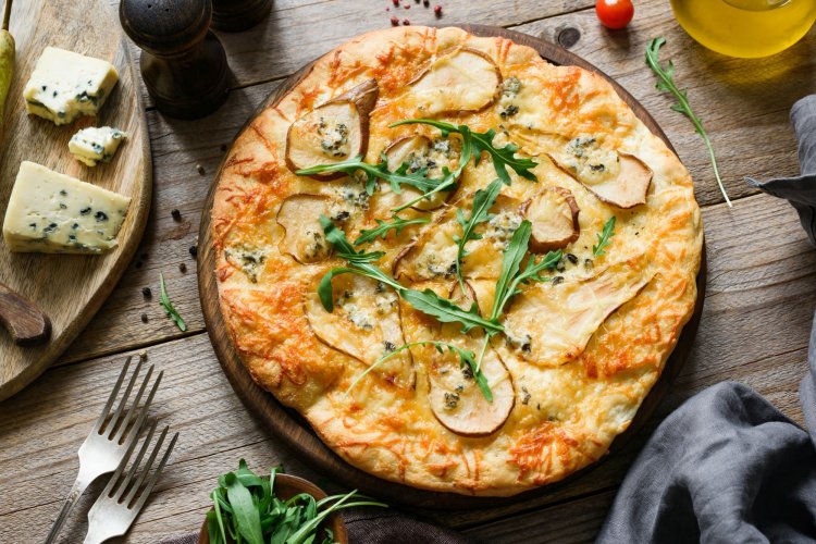 8 изумительных рецептов пиццы с грушей и горгонзолой