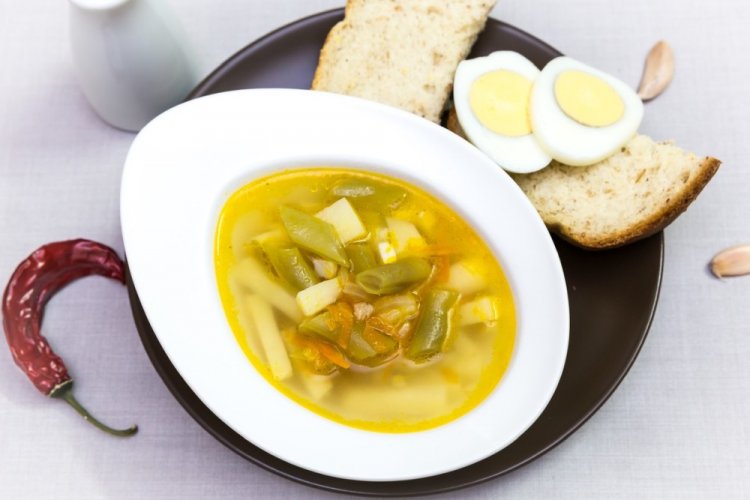 Суп со стручковой фасолью и яйцами