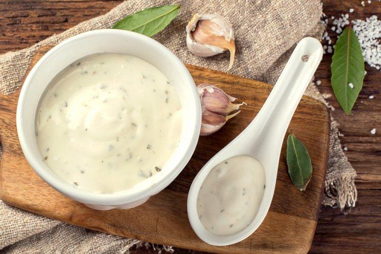 Сливочный соус с чесноком и прованскими травами