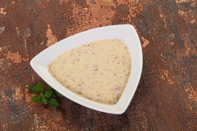 Сливочный соус с грецкими орехами и зеленью