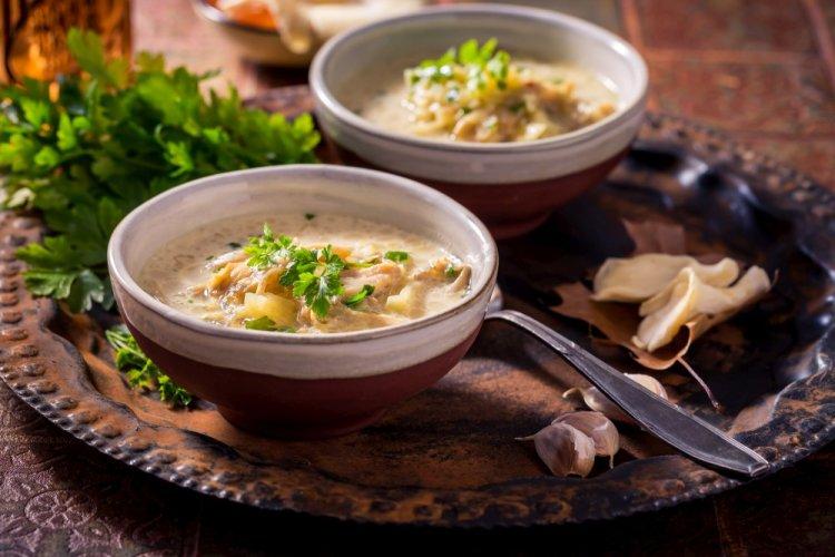 Сливочный суп с вешенками и плавленым сыром