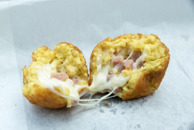 Аранчини с ветчиной и сыром