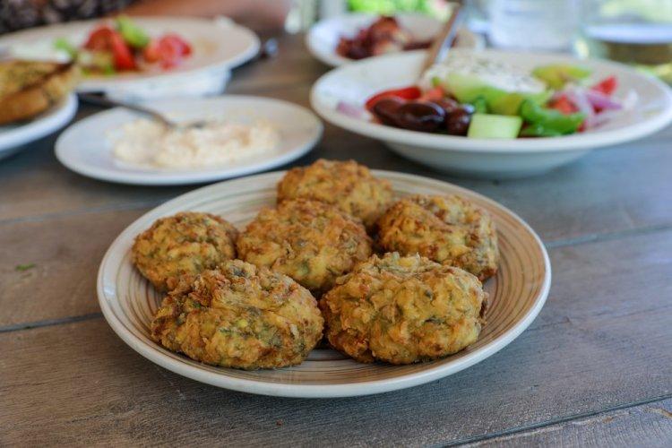 Котлеты с кабачками и крабовыми палочками