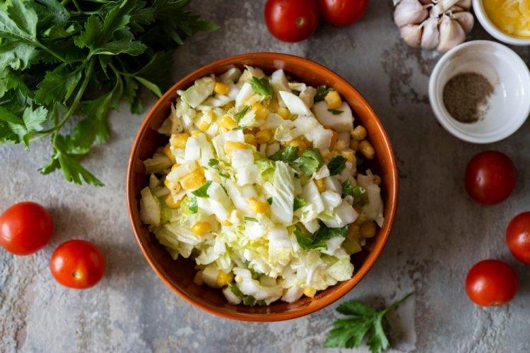 ПП салат с пекинской капустой и кукурузой