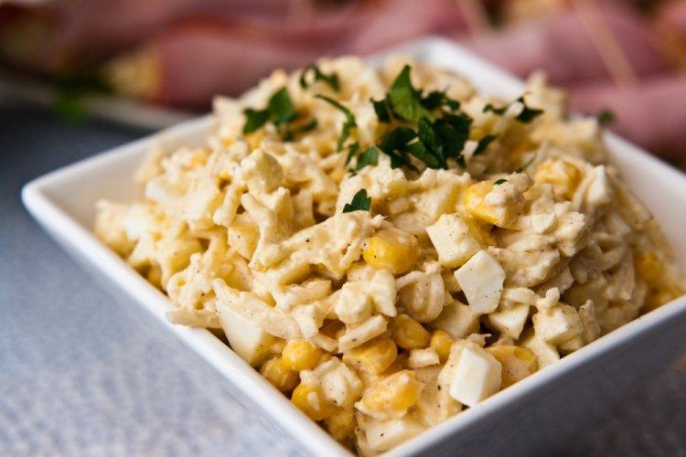 ПП салат с кукурузой и сыром