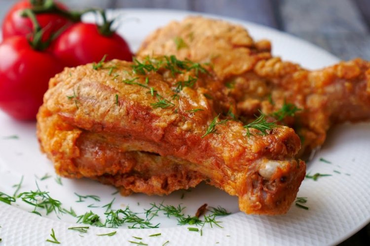 Куриные ножки в томатном кляре на сковороде Куриные ножки в томатном кляре на сковороде