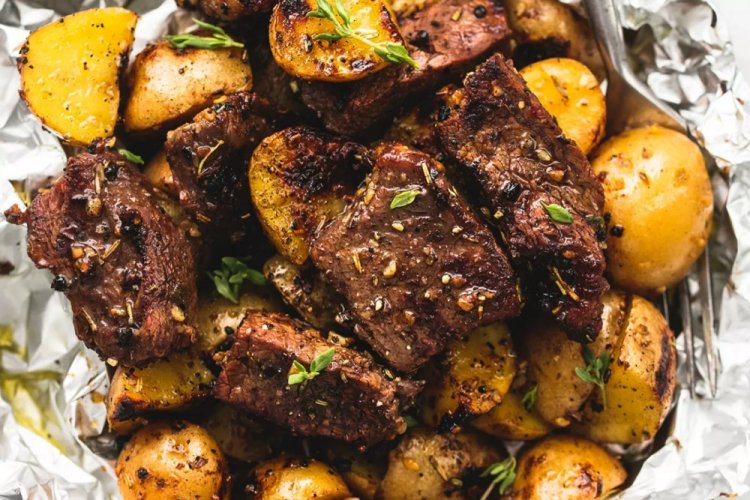 Мясо с картошкой и медом на противне в духовке Мясо с картошкой и медом на противне в духовке
