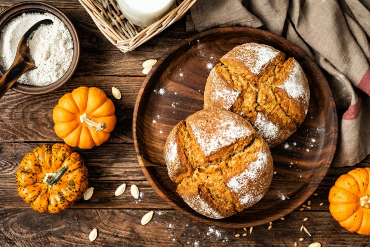 Хлеб из цельнозерновой муки с тыквой и сыром Хлеб из цельнозерновой муки с тыквой и сыром