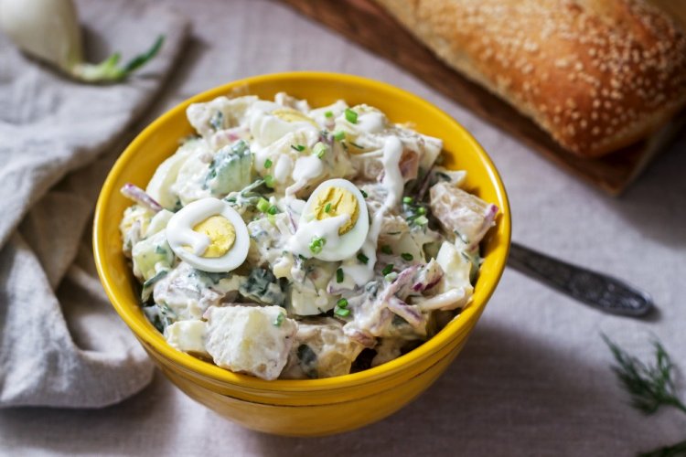 Салат из свиного сердца с картошкой и солеными огурцами Салат из свиного сердца с картошкой и солеными огурцами