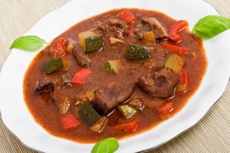 Свиное сердце с овощами на сковороде Свиное сердце с овощами на сковороде