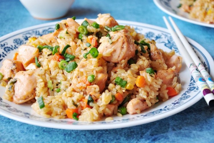 Жареный рис с рыбными молоками Жареный рис с рыбными молоками