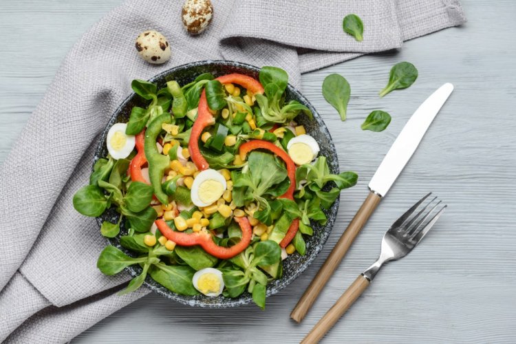 Салат со шпинатом и кукурузой Салат со шпинатом и кукурузой