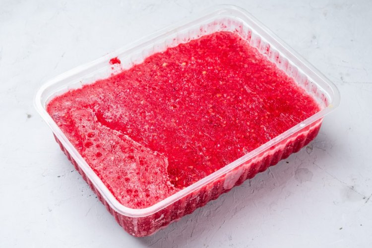 Замороженная толченая земляника с сахаром на зиму Замороженная толченая земляника с сахаром на зиму
