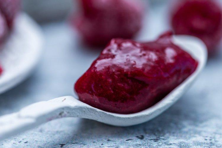 Замороженное варенье из жимолости на зиму