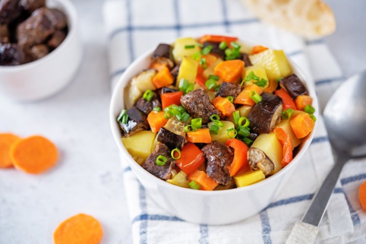 Картошка с мясом и баклажанами в афганском казане