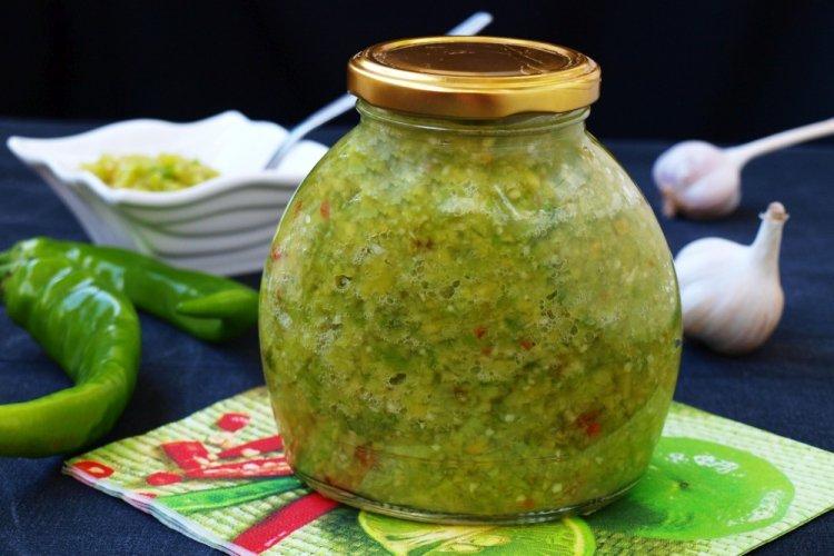 Зеленая аджика на зиму