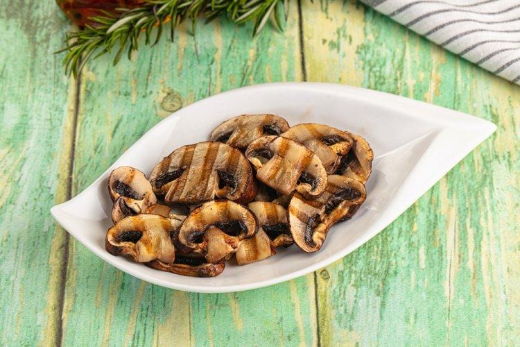 Шампиньоны в лимонном соке на мангале
