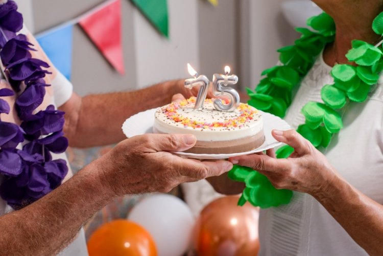 Трогательные и красивые поздравления с юбилеем 75 лет мужчине Трогательные и красивые поздравления с юбилеем 75 лет мужчине