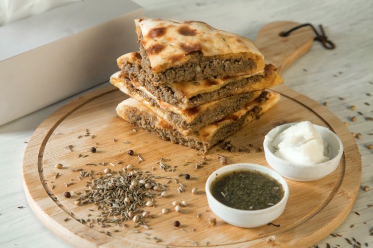 Лепешки с фаршем на сковороде