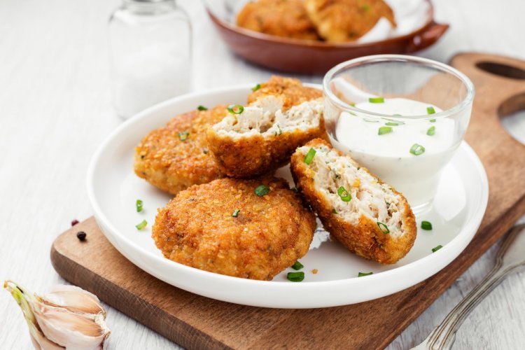 Рыбные котлеты с хлебом в аэрогриле