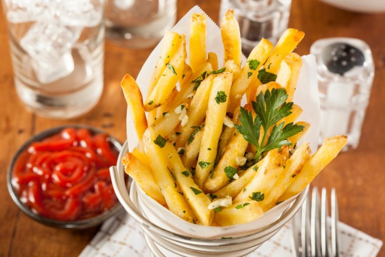 Картошка фри с чесноком в аэрогриле