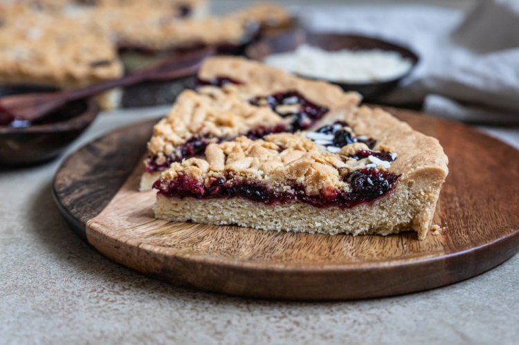 Пирог с вареньем на маргарине