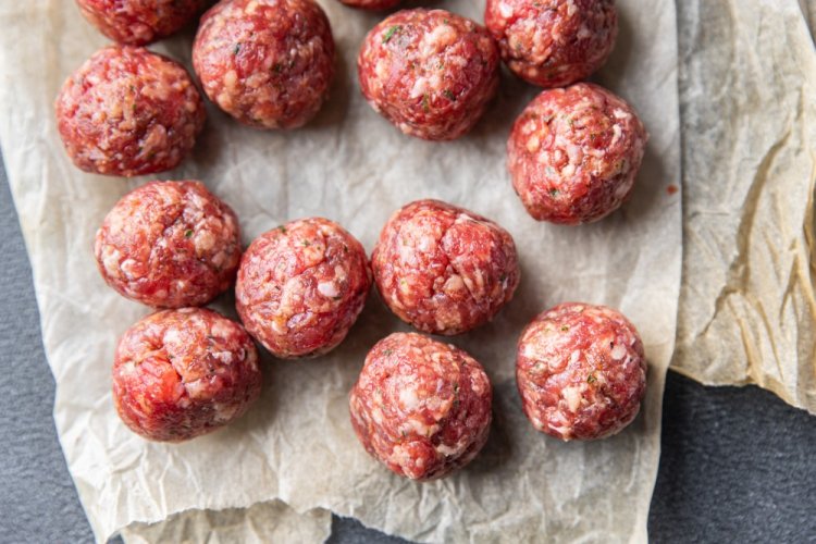 Тефтели с рисом и зажаркой для заморозки