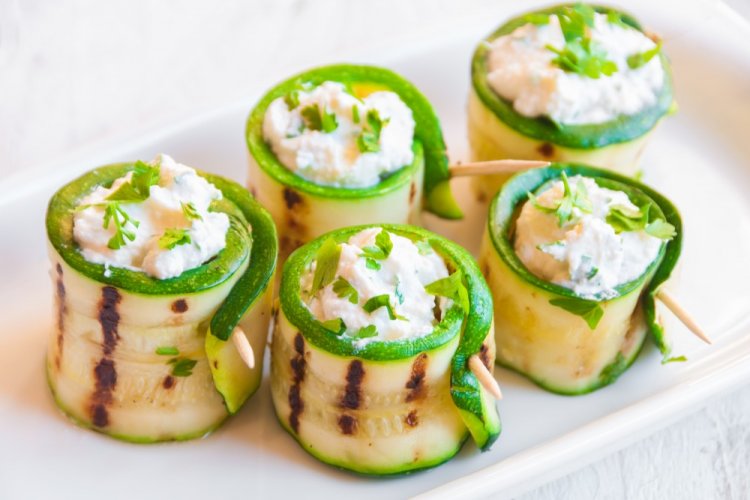 Рулетики из цукини с рикоттой