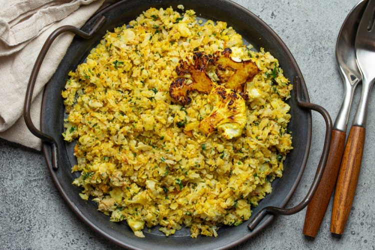 Рис с цветной капустой и куркумой на Новый год