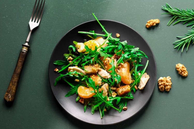 Салат с курицей и мандаринами на  Новый год