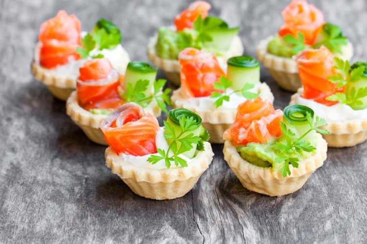 Тарталетки с лососем и сливочным сыром